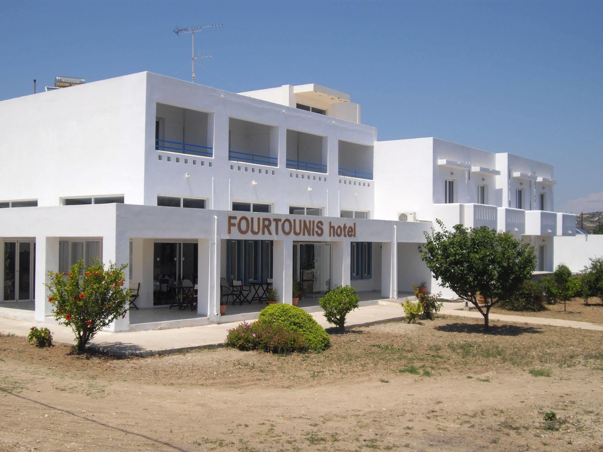 Fourtounis Hotel Kéfalos エクステリア 写真